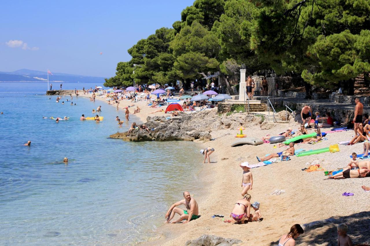 Apartments By The Sea Brela, Makarska - 11821 外观 照片