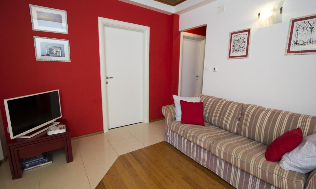 Apartments By The Sea Brela, Makarska - 11821 外观 照片