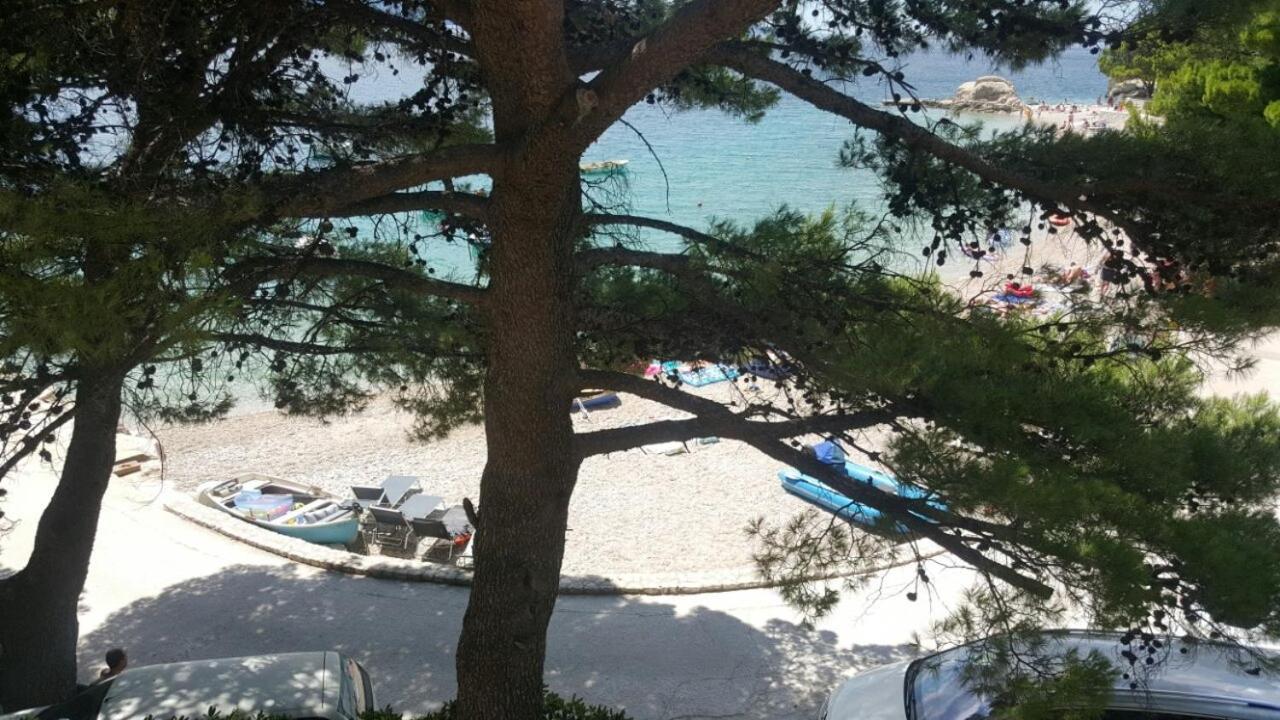 Apartments By The Sea Brela, Makarska - 11821 外观 照片